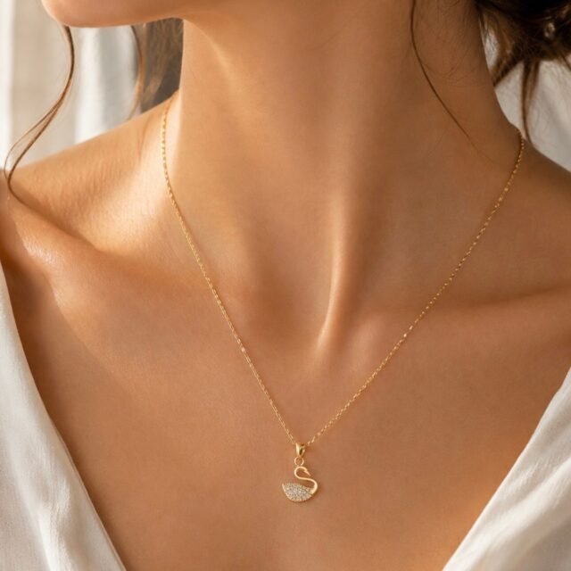 Kuğu Taşlı Kolye Gold Çelik