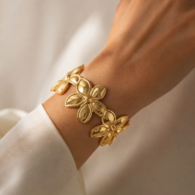 Çiçek Kelepçe Bileklik Gold