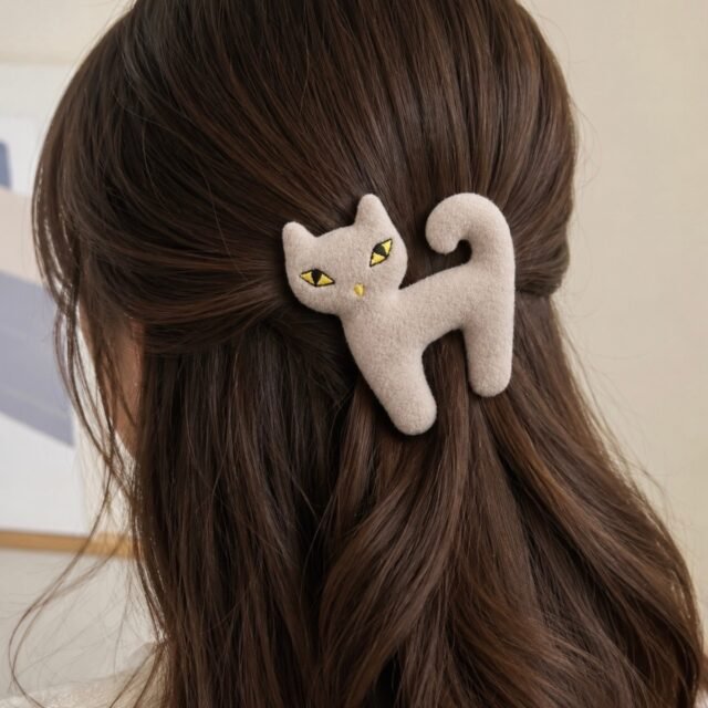 Sevimli Kedi Figürlü Peluş Toka