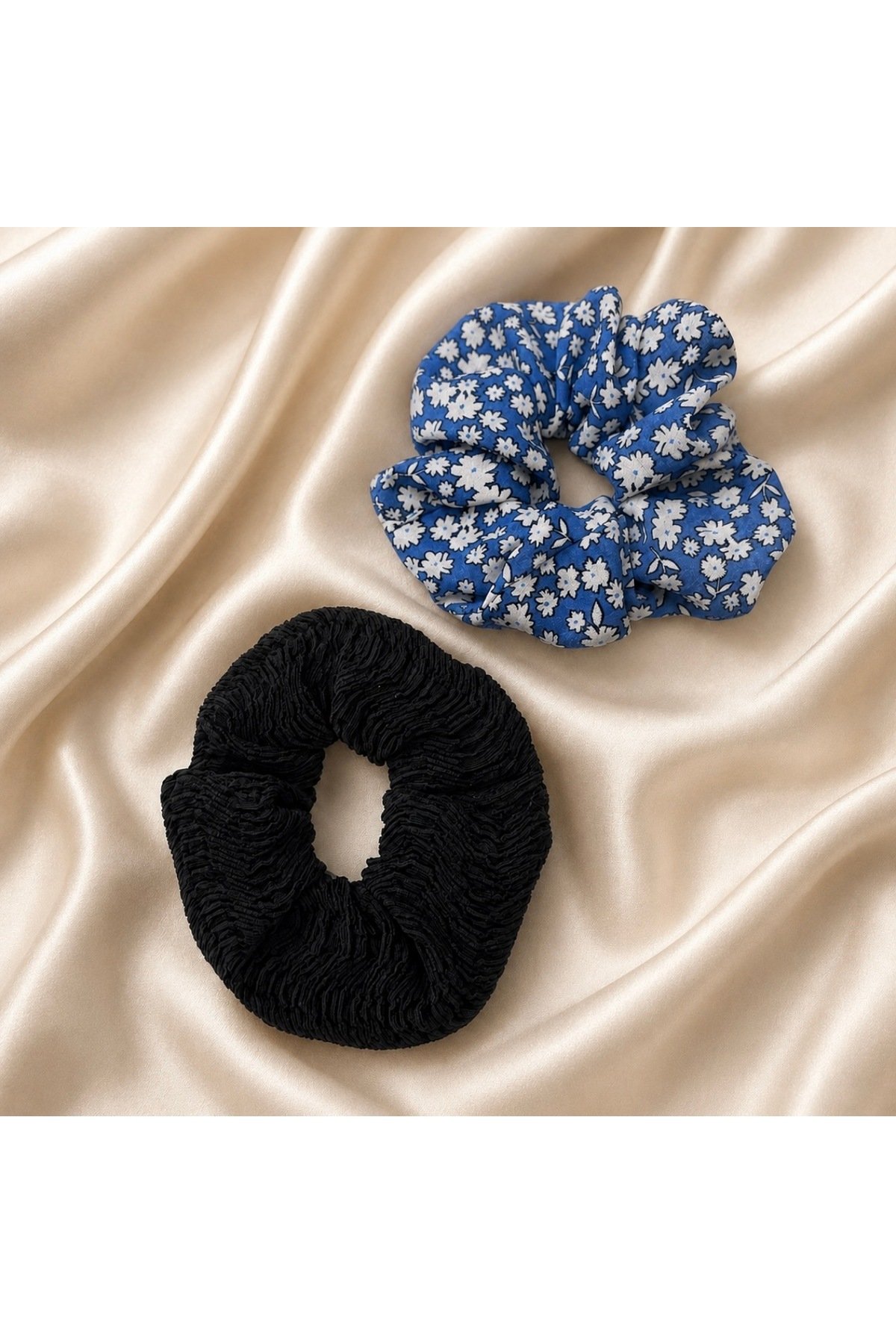 2’li Oversize Scrunchie Lastik Toka Seti – Siyah & Mavi Çiçekli